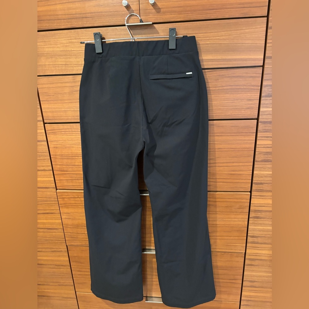 Vuori Women’s Meta Wideleg Pant (short inseam) size Small in Black. - Picture 8 of 8